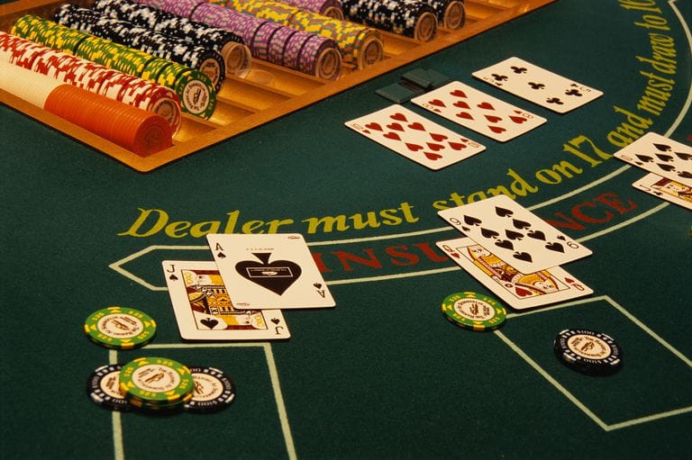 How to Play BlackJack in Land Based Casinos