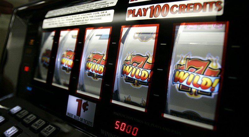 5 Reel and Line Slot Machines