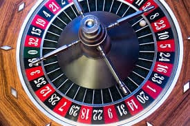 What's the best way to play roulette using betting strategies